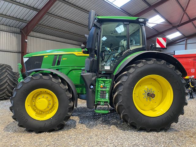 John Deere 6R250