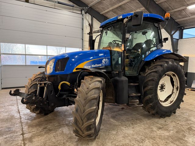 New Holland TS135A
