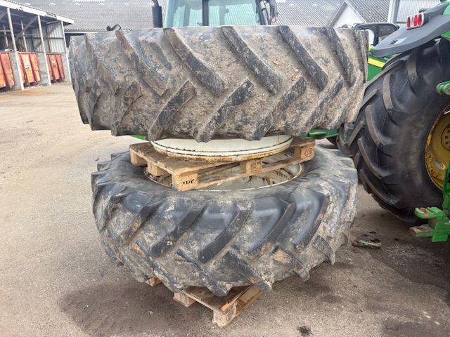 Continental 710/70-42  -  520/85-46