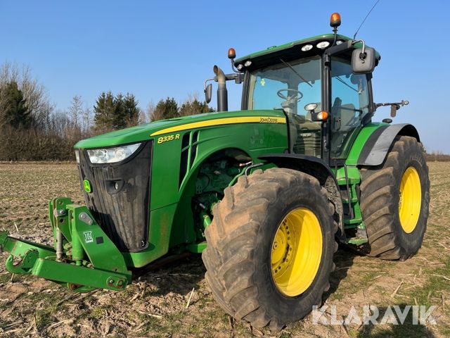 John Deere 8335R