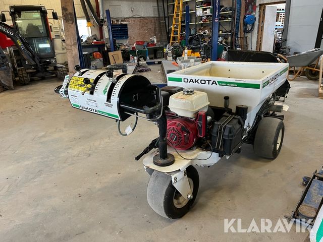 Dakota 310 Turf tender