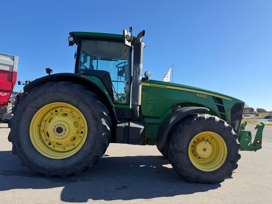 John Deere 8330 AUTOTRACK READY! - Traktorer - Traktorer 4 wd - 9