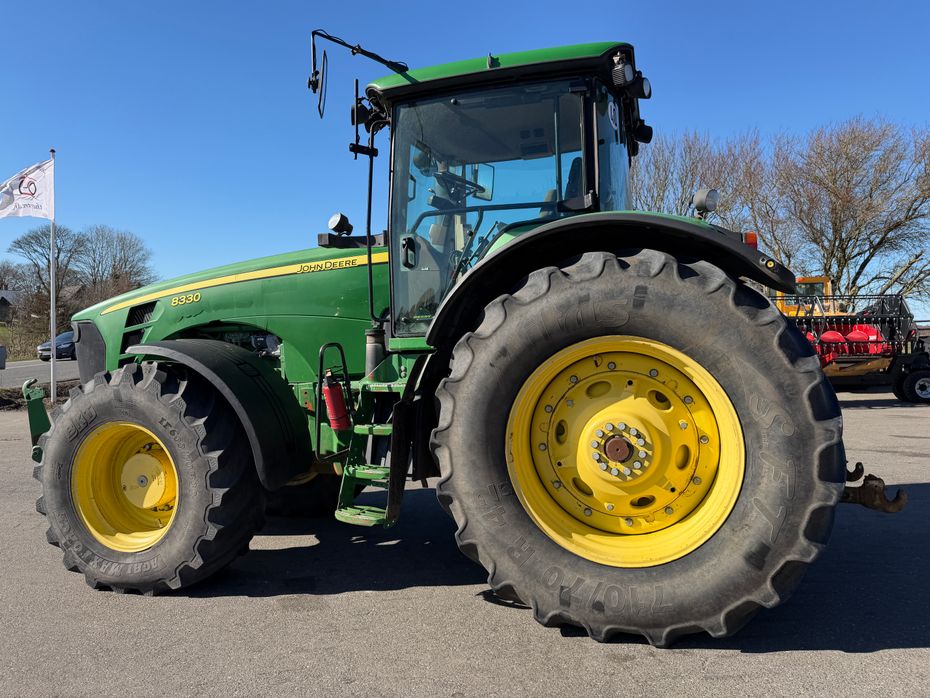John Deere 8330 AUTOTRACK READY! - Traktorer - Traktorer 4 wd - 5
