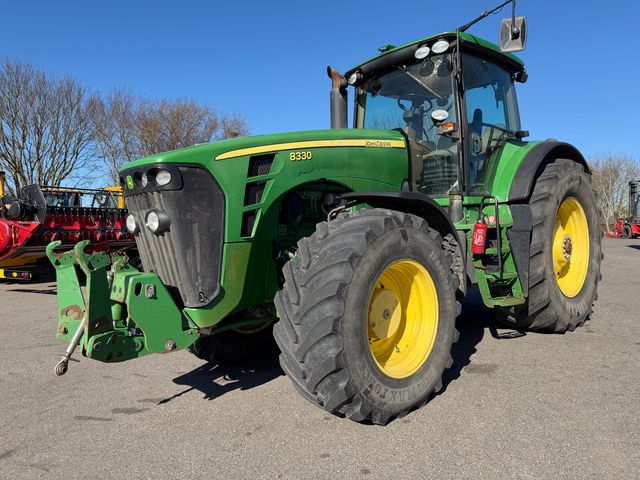 John Deere 8330