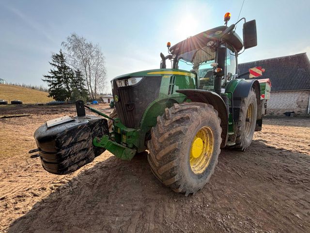 John Deere 7310R