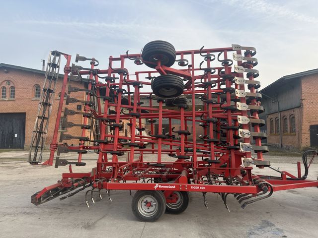 Kverneland Tiger 8 meter. Med rotorsmulrer. Årg2014. Meget velholdt harve.