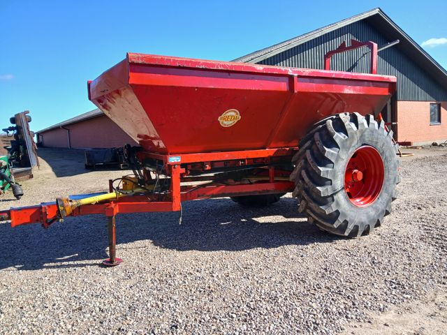 Bredal B80 Kalkspreder super velholdt med nye Dæk og bundbånd