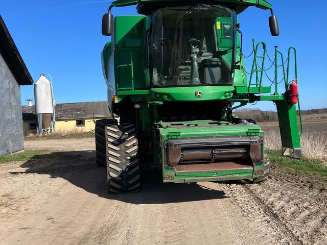 John Deere S690i 4WD