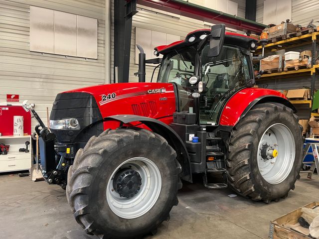 Case IH Puma 240 CVX 