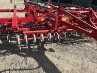 Kongskilde 7 meter germinator med CROSKILL tromle bagerst. Velegnet til roer, spinat og andre speciel afgrøder. - Harver - Såbedsharver - 8