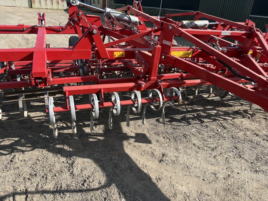 Kongskilde 7 meter germinator med CROSKILL tromle bagerst. Velegnet til roer, spinat og andre speciel afgrøder. - Harver - Såbedsharver - 8