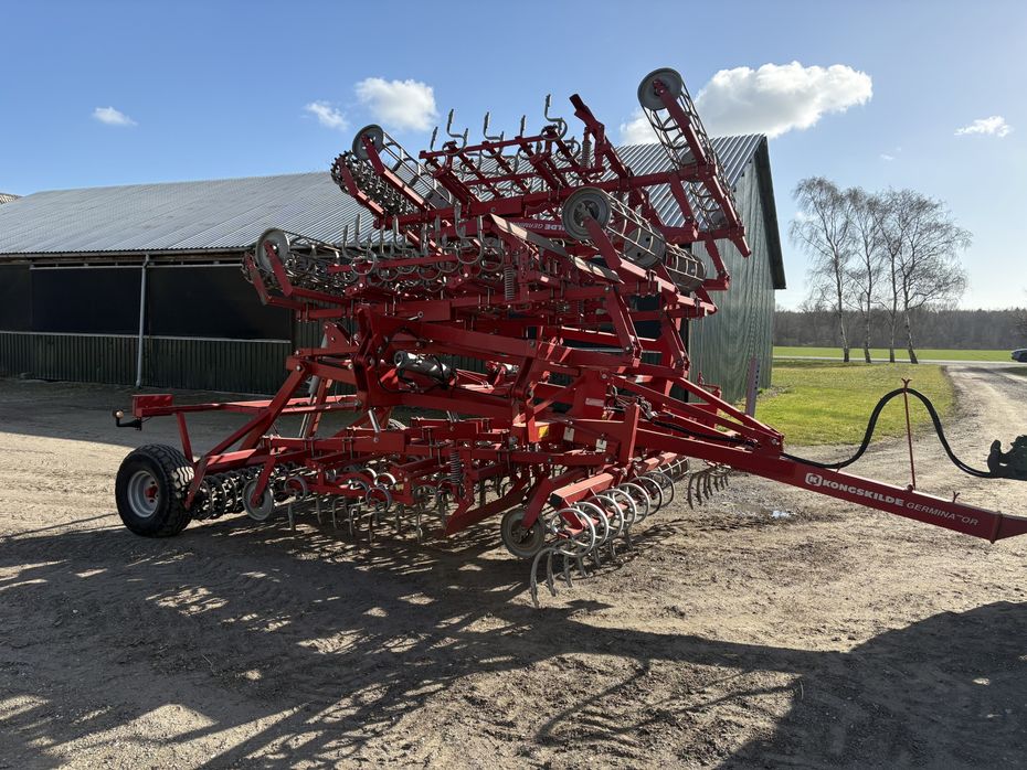 Kongskilde 7 meter germinator med CROSKILL tromle bagerst. Velegnet til roer, spinat og andre speciel afgrøder. - Harver - Såbedsharver - 3