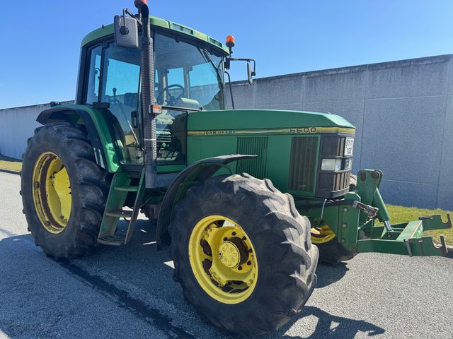 John Deere 6600