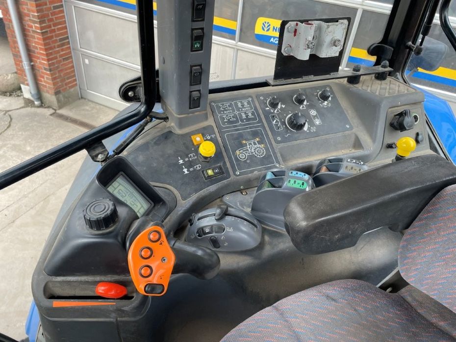 New Holland TM175 Affjedret foraksel - Traktorer - Traktorer 4 wd - 14
