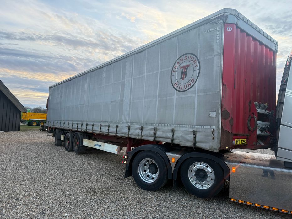 KRONE 24 ton gardintrailer med læssebagsmæk Krone 24T med læsserampe - Lastbiler - Fast kasse - 3
