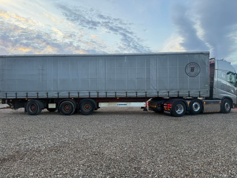 KRONE 24 ton gardintrailer med læssebagsmæk Krone 24T med læsserampe - Lastbiler - Fast kasse - 4