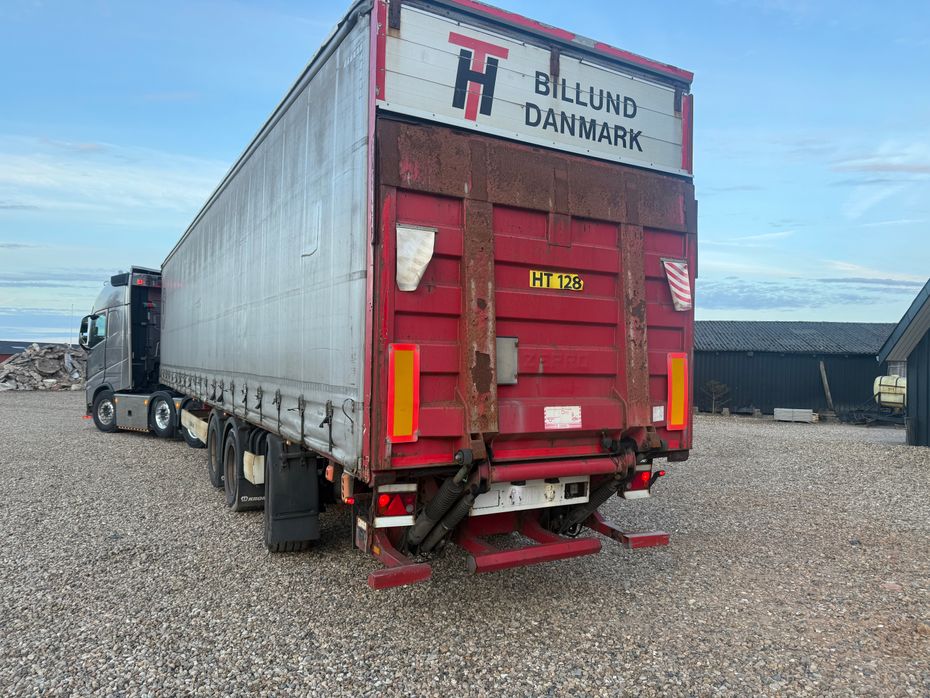 KRONE 24 ton gardintrailer med læssebagsmæk Krone 24T med læsserampe - Lastbiler - Fast kasse - 2
