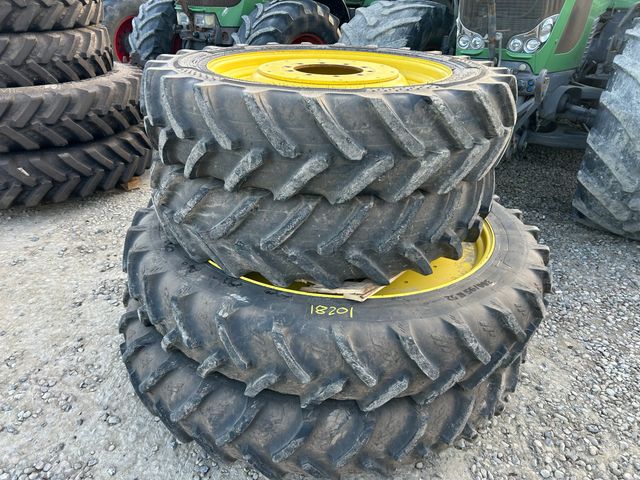 Alliance 300/95R52 + 320/85R36 - stilbare fælge 10+10