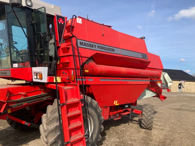 Massey Ferguson 32