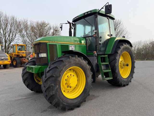 John Deere 7700