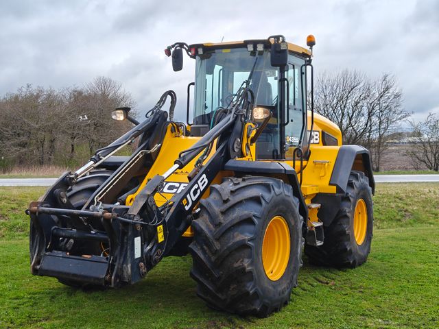 JCB 435s