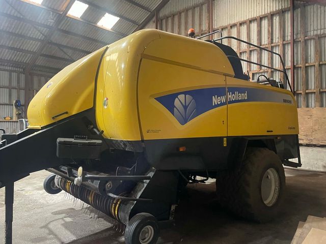 New Holland BB9060