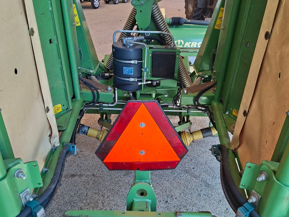 KRONE Easy Cut B 870 CV C   Easy Cut F 360 CV - Græsmaskiner - Skårlæggere/skivehøstere - 6