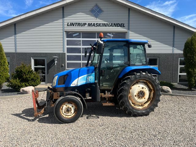 New Holland TL90A
