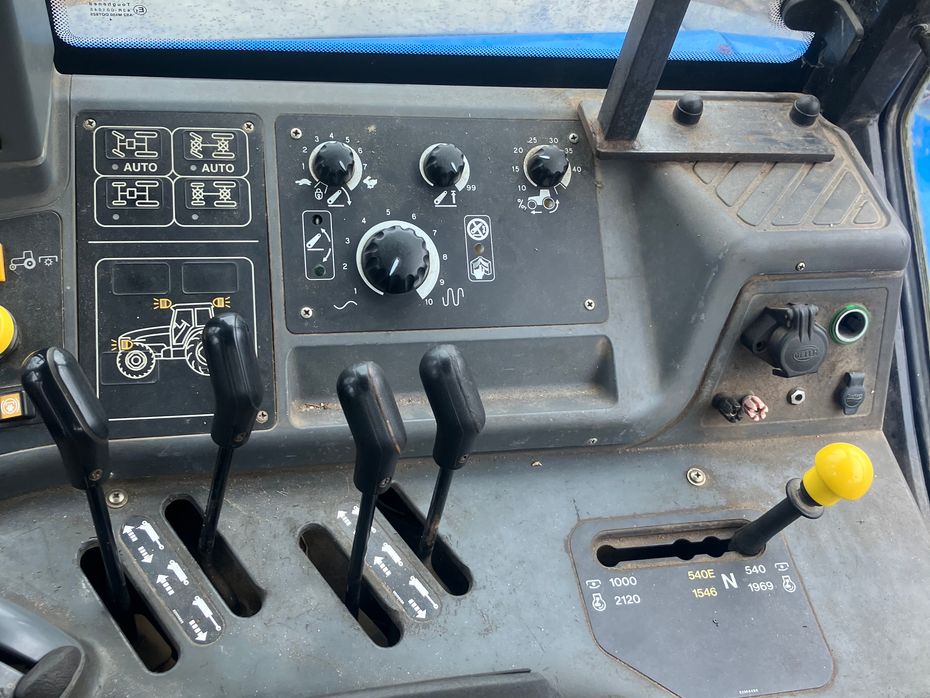 New Holland TM 155 - Traktorer - Traktorer 4 wd - 12