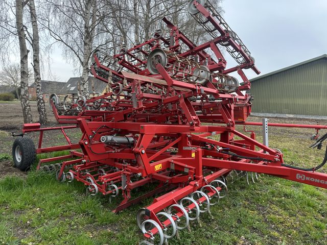 Kongskilde 7 meter germinator med CROSKILL tromle bagerst. Velegnet til roer, spinat og andre speciel afgrøder.