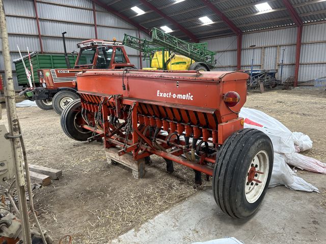 Nordsten 3 meter gødningsplaceringsmaskine.Med tænder.