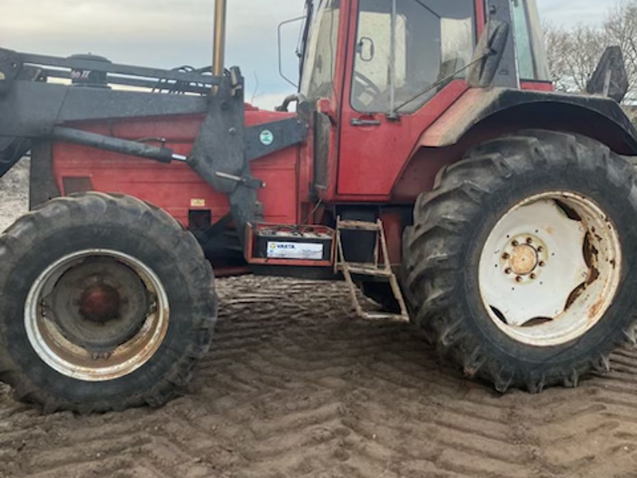 Case IH 1255 XLA MED FULDHYDRAULISK FRONTLÆSSER - Traktorer - Traktorer 4 wd - 1