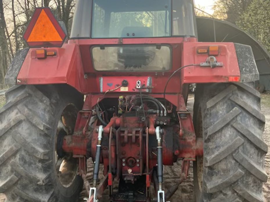Case IH 1255 XLA MED FULDHYDRAULISK FRONTLÆSSER - Traktorer - Traktorer 4 wd - 3