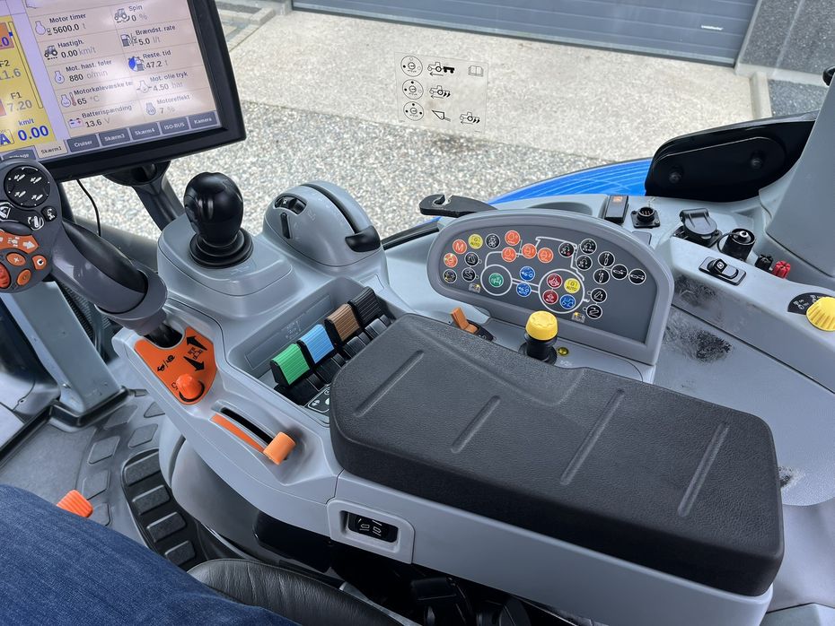 New Holland T7.315 Med frontlift - Traktorer - Traktorer 4 wd - 13