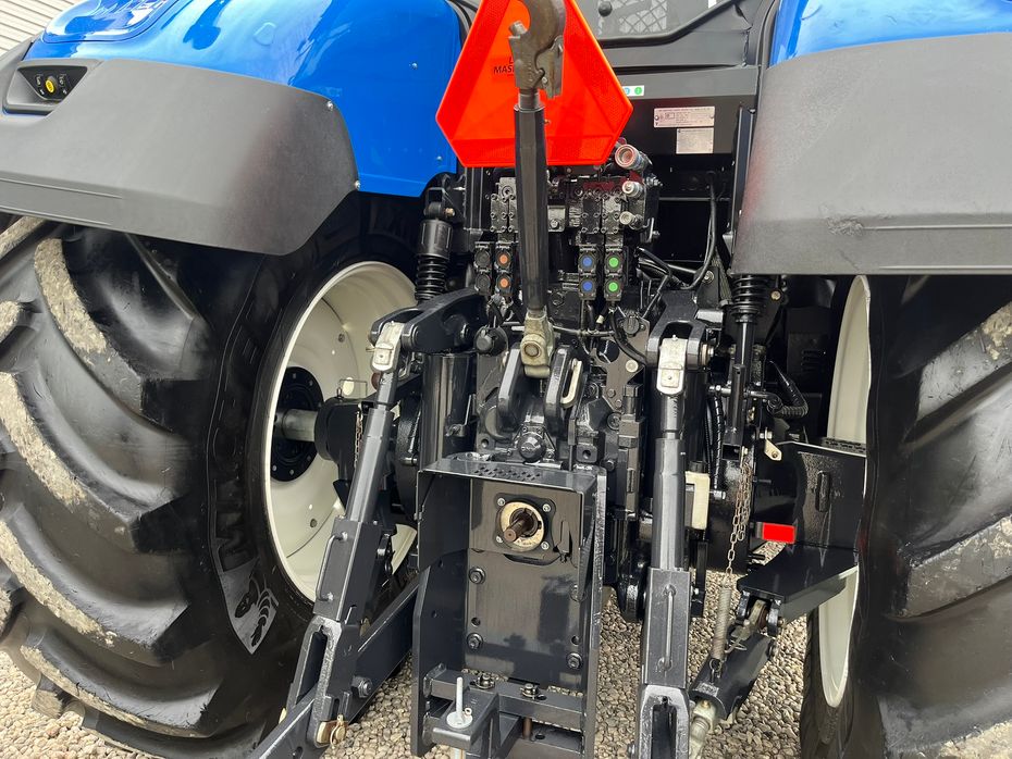 New Holland T7.315 Med frontlift - Traktorer - Traktorer 4 wd - 17