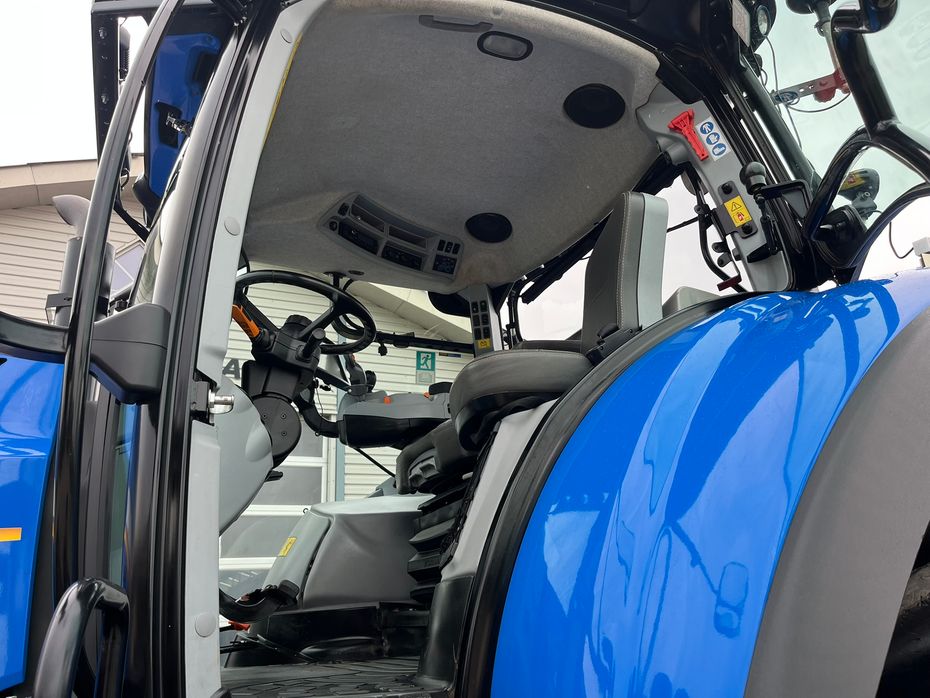 New Holland T7.315 Med frontlift - Traktorer - Traktorer 4 wd - 10