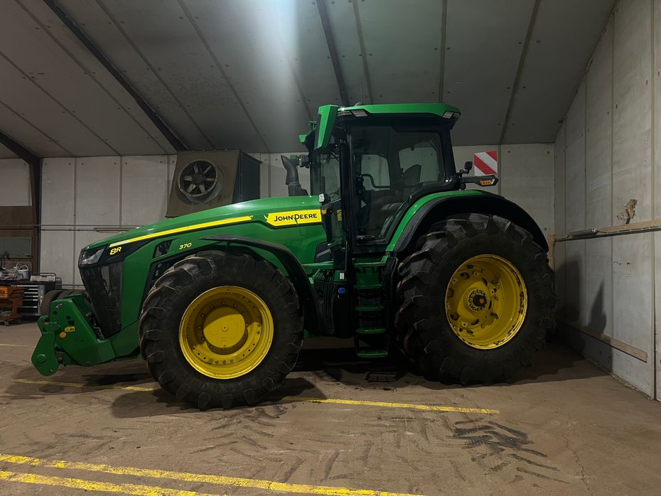 John Deere 8R370 - Traktorer - Traktorer 4 wd - 5