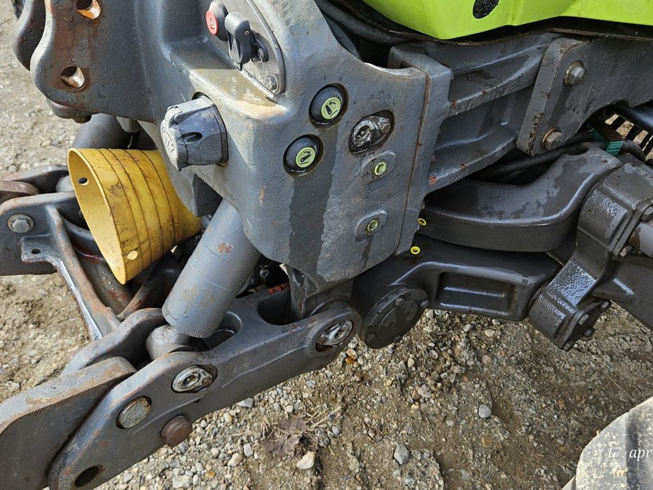 CLAAS AXION 840 C Matic med front pto og frontlift - Traktorer - Traktorer 4 wd - 4