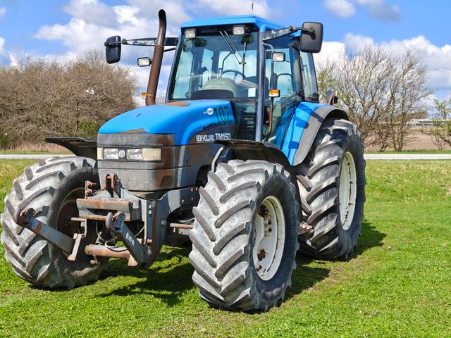 New Holland TM 150