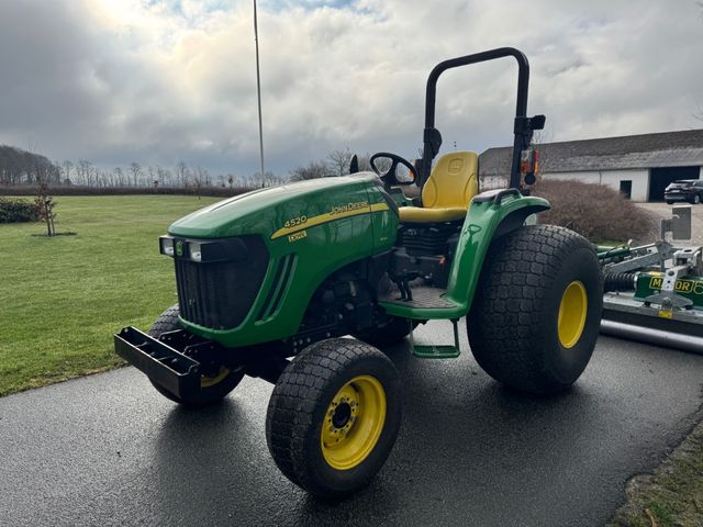 John Deere 4520
