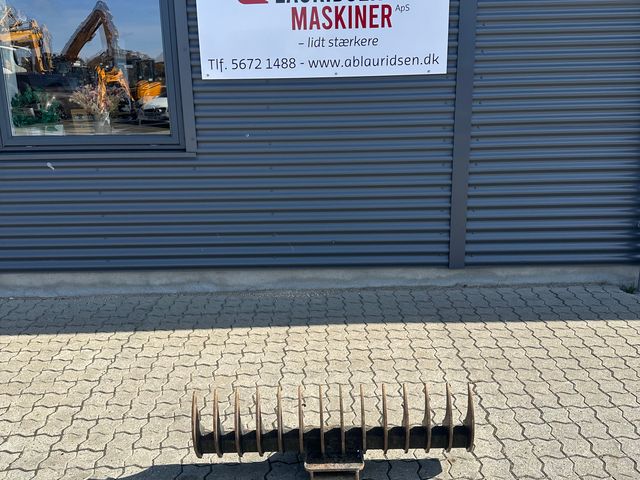 - - - Rive Minigraver