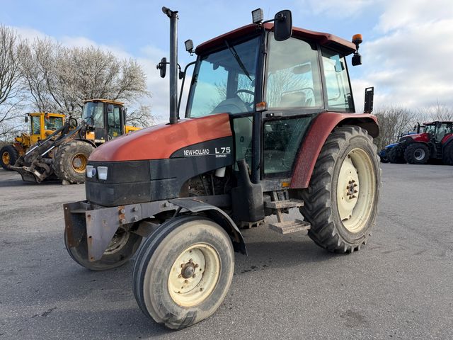 New Holland L75