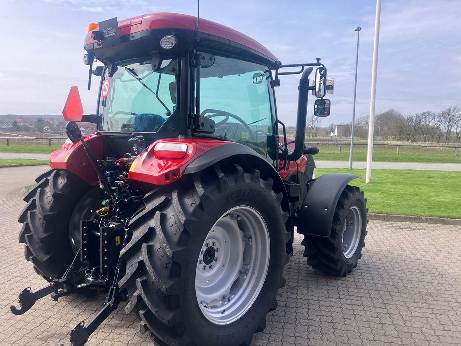Case IH Farmall 100 A - Traktorer - Traktorer 4 wd - 6