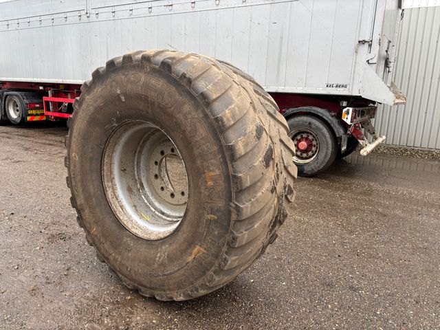 Vredestein 750/60R30.5