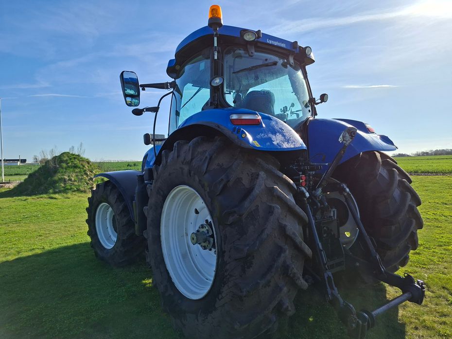 New Holland T7.220 PC CLASSIC - Traktorer - Traktorer 4 wd - 4