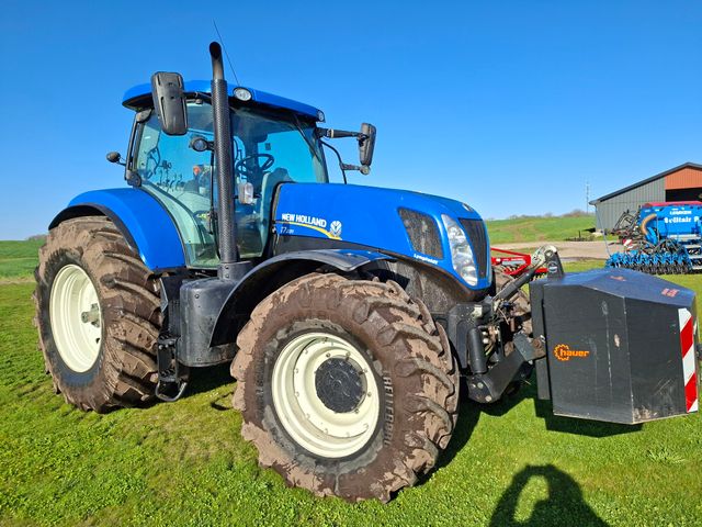 New Holland T7.220 PC CLASSIC
