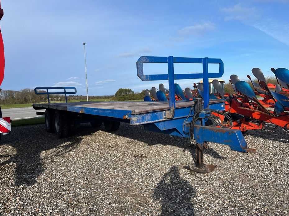Halmvogn 9 meter med boggie Drejbar bagaksel - Hø- og halmhåndtering - Ballesamlevogne - 1
