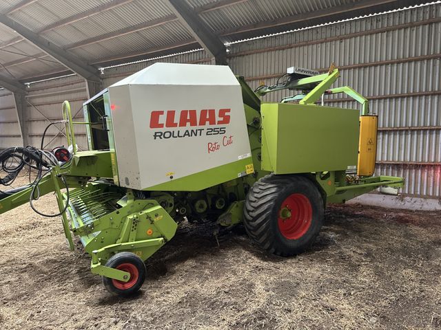 CLAAS ROLLANT 255 RC UNIWRAP