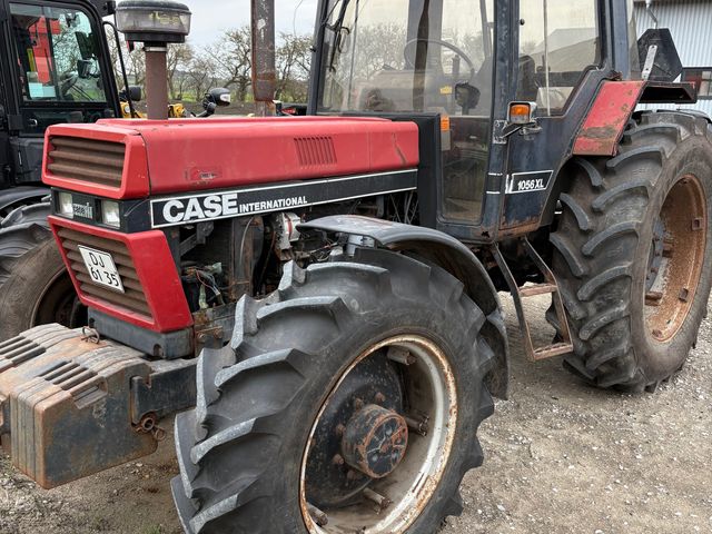 Case IH 1056 XL
