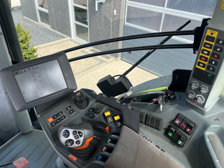 CLAAS AXION 850 Med frontlift og frontpto - Traktorer - Traktorer 4 wd - 8